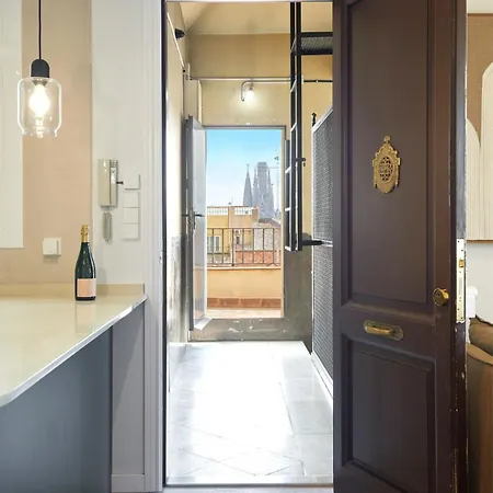 Apartment Unique With 360 View By Maison Pinata