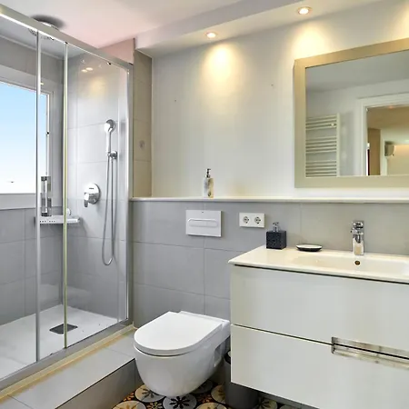 Appartement Unique With 360 View By Maison Pinata *